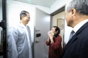 한덕수 총리, 독거노인 고독사 예방 우유안부 봉사
